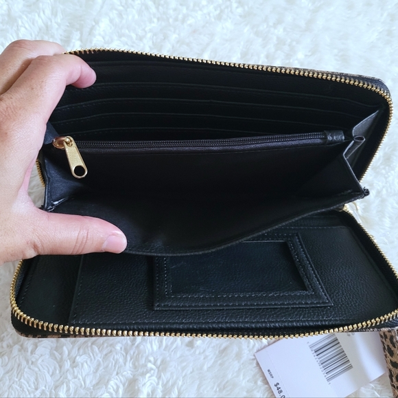 Betsey Johnson Leopard🐆 Wristlet - NWT - Picture 12 of 16
